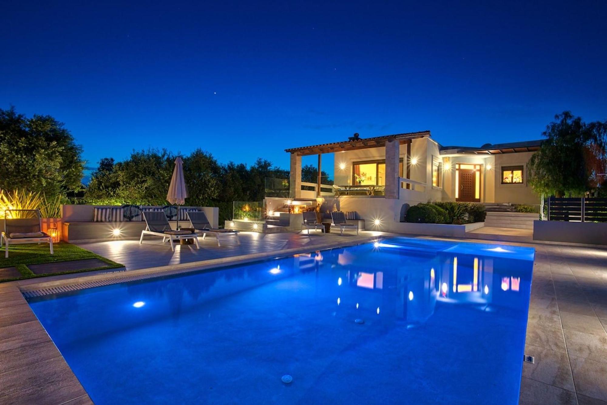 Villa Ampelaki - Premium Villa With Heated Pool Kounoupidhianá Exteriör bild
